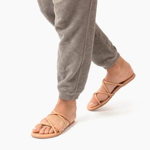 TKEES Sloan Strappy Sandal Dark Brown Size 7 Rare Color Flat
